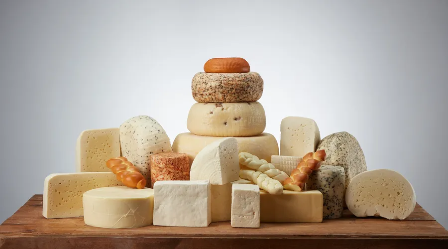 Formaggio a latte crudo: pericoli e miti da sfatare