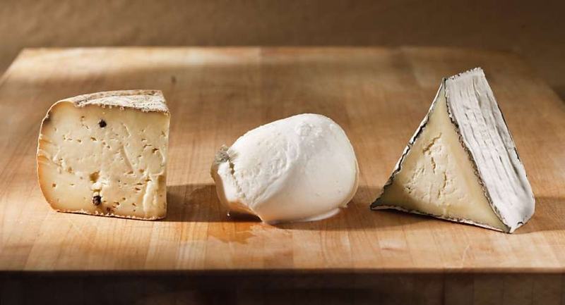 Formaggi a latte crudo pericolosi