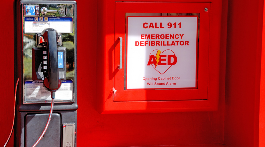 Obbligo Defibrillatore (DAE): Quando è Obbligatorio e Come Regolamentarsi